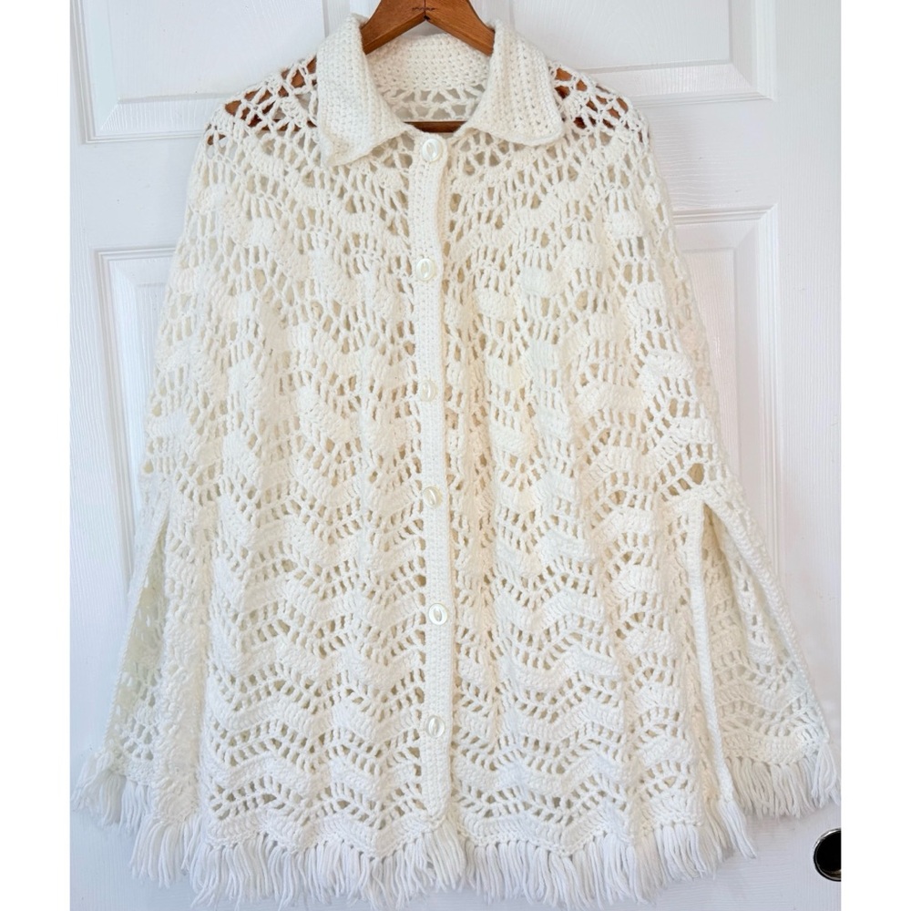 VTG 70s Handmade Fringe Crochet Shawl Cape Grandmacore Cottagecore Prairie O/S